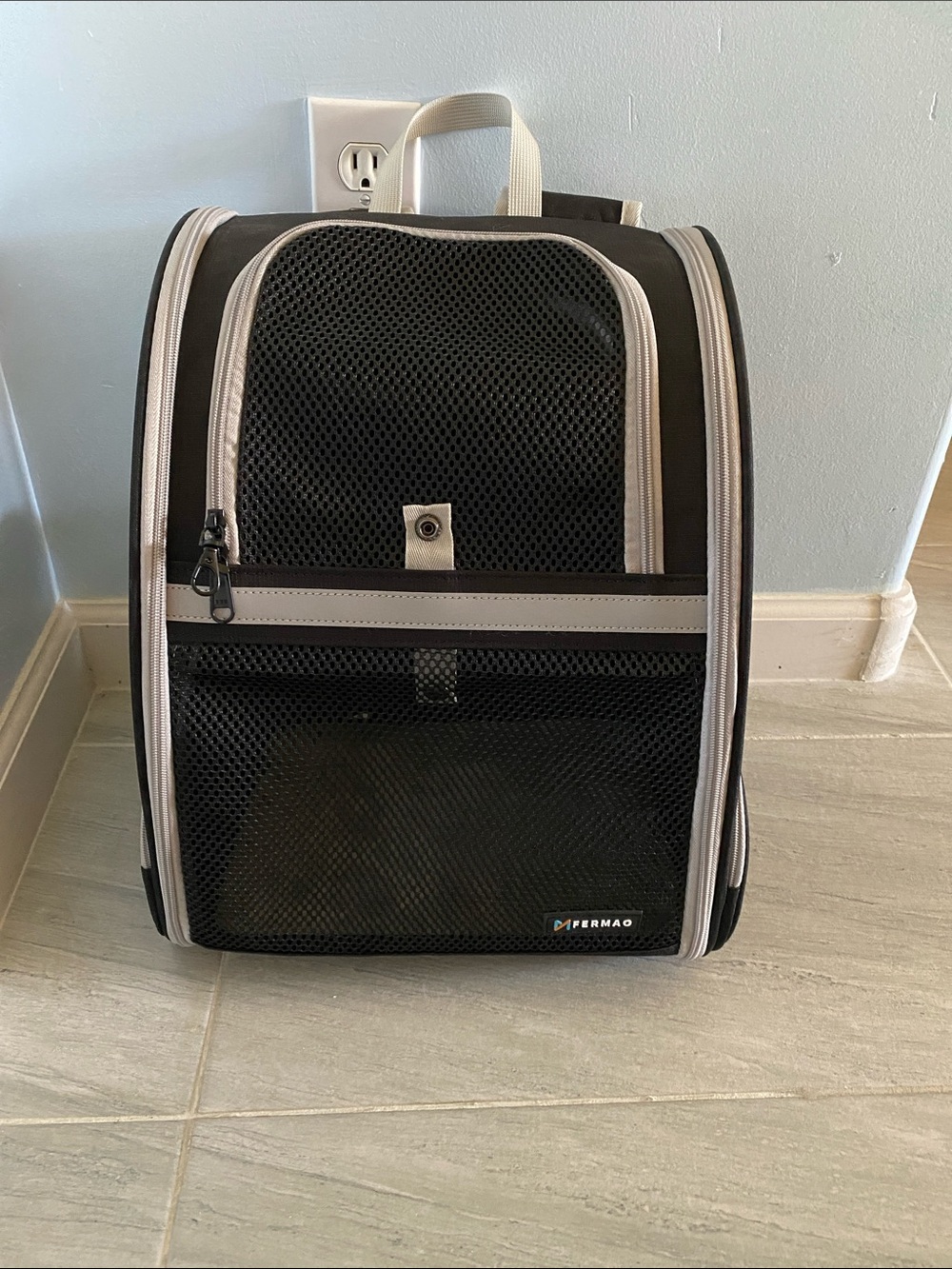NWOT Fermao Small Pet Carrier Backpack